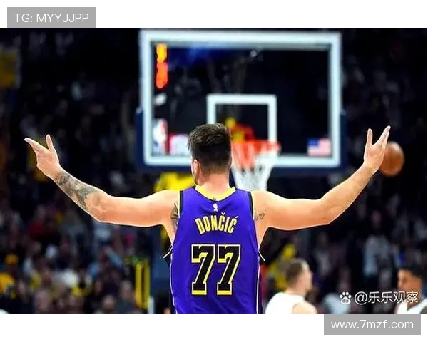 雷迪克透露东契奇全程训练里夫斯脚踝不适仅部分参与备战状态成焦点 雷迪克透露东契奇全程训练里夫斯脚踝不适仅部分参与备战状态成焦点